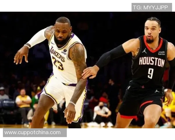 热火与鹈鹕激战正酣NBA赛场精彩对决引发球迷热议 热火与鹈鹕激战正酣NBA赛场精彩对决引发球迷热议